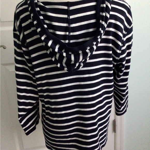 Top - Picture 2 of 3